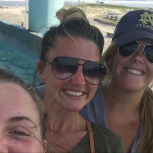 Meet your Posher, Ashleigh